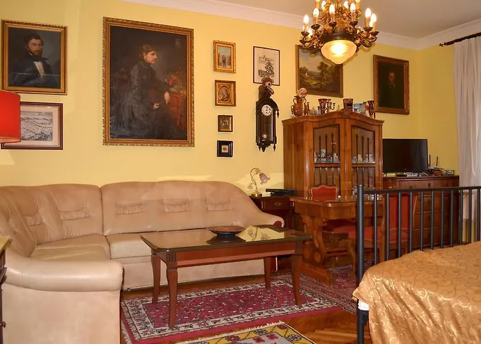 Apartment Market Vamhaz Koerut Budapest