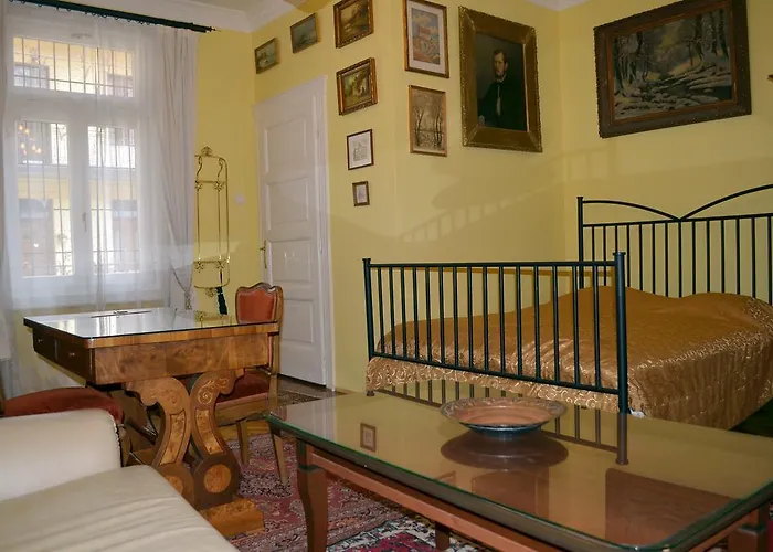 Apartment Market Vamhaz Koerut Budapest