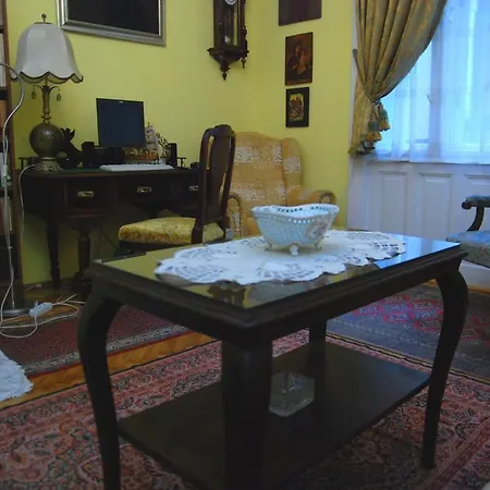 Market Vamhaz Koerut Apartment Budapest