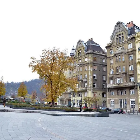 Market Vamhaz Koerut * Budapest