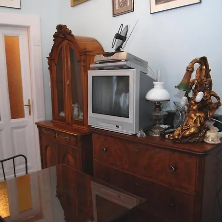 Market Vamhaz Koerut Apartmán