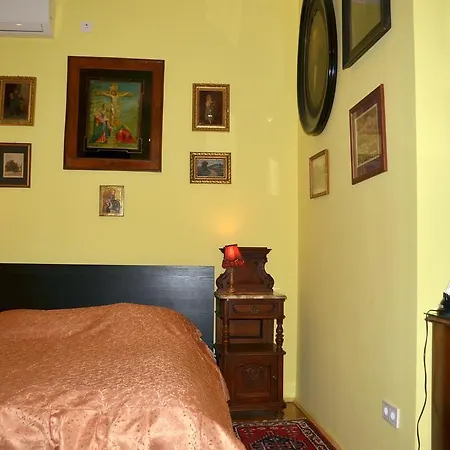 Market Vamhaz Koerut Apartment Budapest