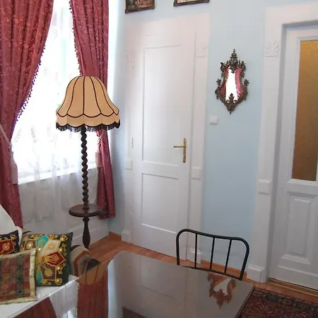 Market Vamhaz Koerut Будапешт
